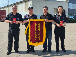 得安保安遇到緊急事件奮不顧身幫我們公司挽回經(jīng)濟(jì)損失